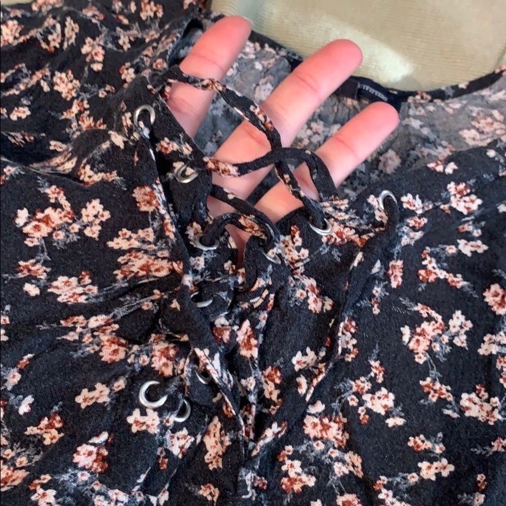 Floral top - Picture 2 of 4